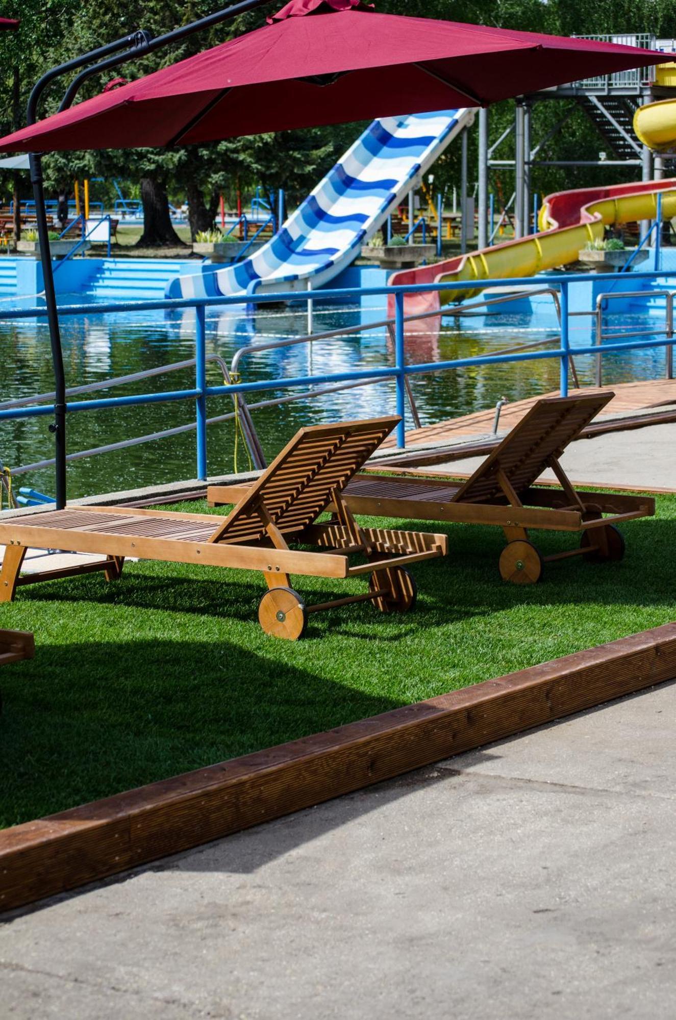 Sziksosfuerdo Strand Es Kemping سيغيد المظهر الخارجي الصورة